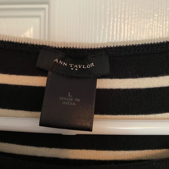 🌈Last Chance 4/1!!🌈Ann Taylor 3/4 sleeve top🌈 - Picture 3 of 4